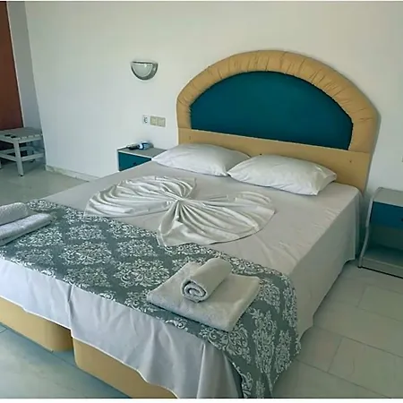 Hotel Kourkoumelata 2*